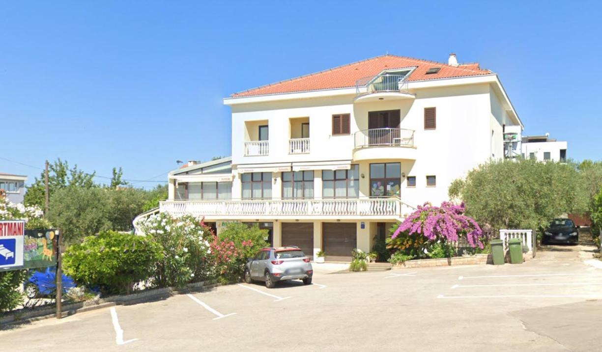 Guest House Krsevan ซาดาร์ ภายนอก รูปภาพ